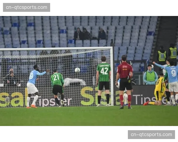 半场战报：拉齐奥2-1领先萨索洛，萨里“垂直传递”打法收效显著