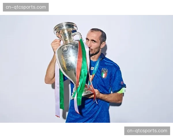 特写：38岁的基耶利尼，在训练中仍是尤文防线的“定海神针”